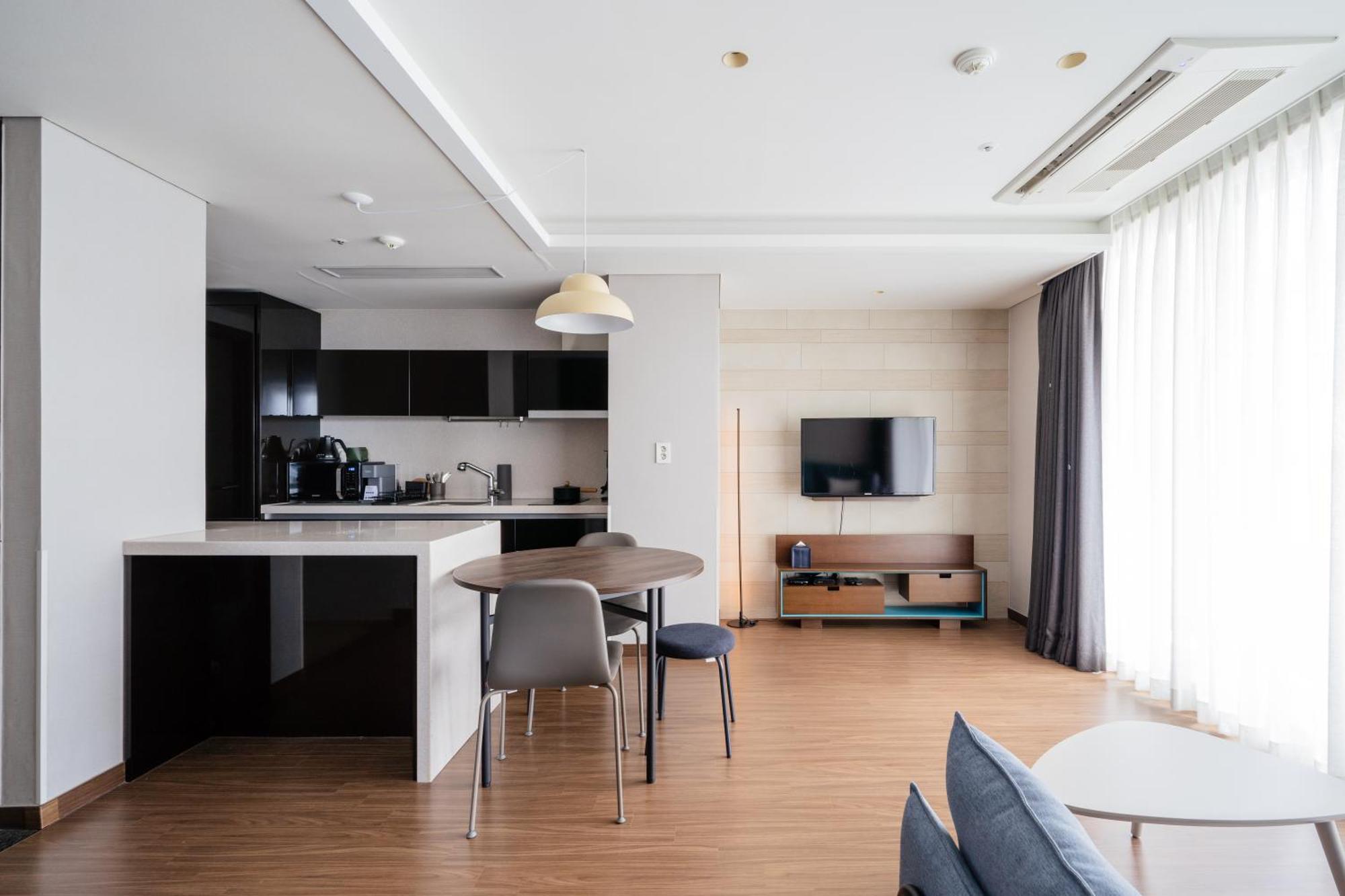 Urbanstay Haeundae Station ปูซาน ภายนอก รูปภาพ
