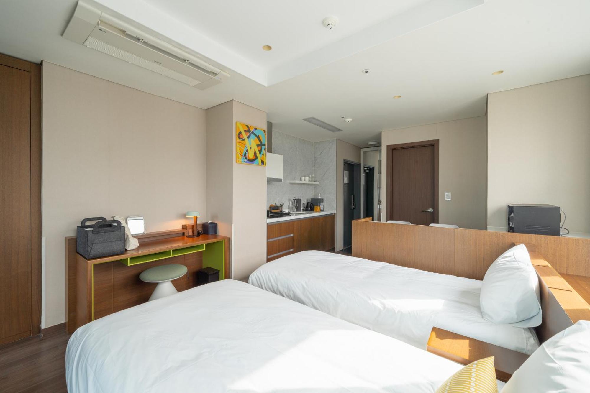 Urbanstay Haeundae Station ปูซาน ภายนอก รูปภาพ