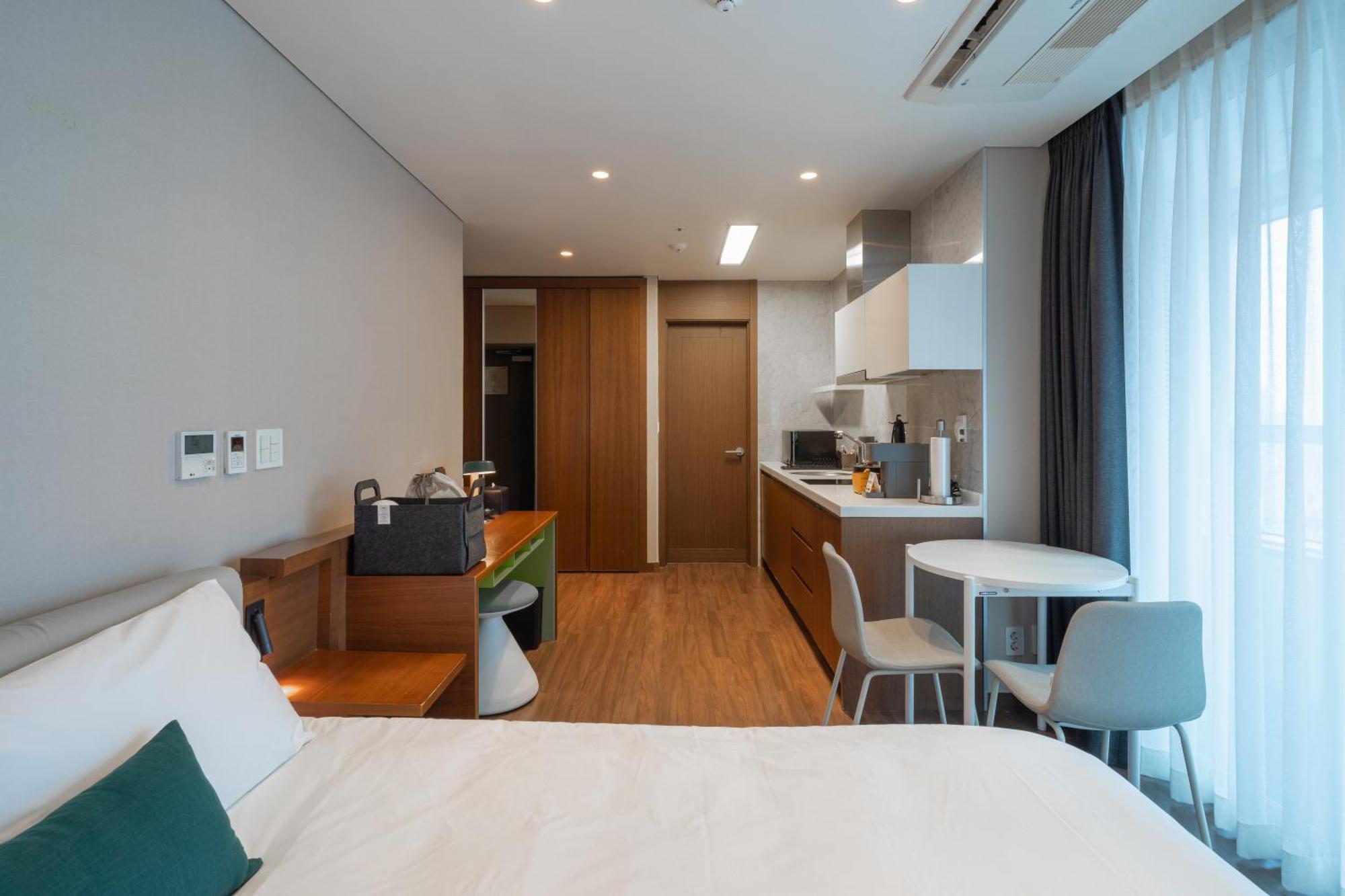 Urbanstay Haeundae Station ปูซาน ภายนอก รูปภาพ